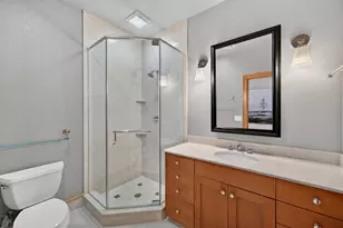 601 E Erie St, Milwaukee, WI 53202 - Photo 40