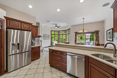 W144N9912  Sun Valley Trl, Germantown, WI 53022 - Photo 10