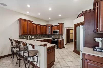 W144N9912  Sun Valley Trl, Germantown, WI 53022 - Photo 8
