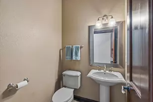 W144N9912 Sun Valley Trail, Germantown, WI 53022 - Photo 28