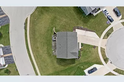 2501  Marie Cir, Waukesha, WI 53189 - Photo 50