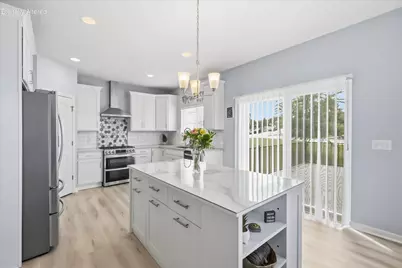 2518  Marie Cir, Waukesha, WI 53189 - Photo 6