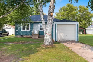 626 S 20th St, Manitowoc, WI 54220 - Photo 1