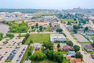 626 S 20th St, Manitowoc, WI 54220 - Photo 30