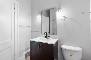 626 S 20th St, Manitowoc, WI 54220 - Photo 12