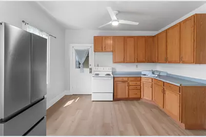 626 S 20th St, Manitowoc, WI 54220 - Photo 10