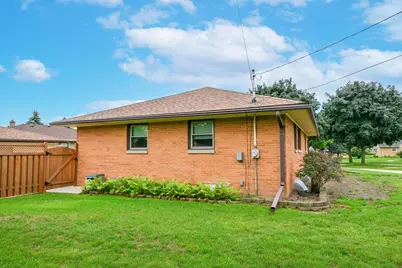 3220 S 82nd Ct, Milwaukee, WI 53219 - Photo 26