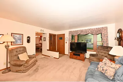 3220 S 82nd Ct, Milwaukee, WI 53219 - Photo 6