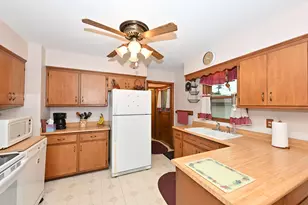 3220 S 82nd Ct, Milwaukee, WI 53219 - Photo 8