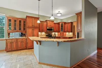 122  Howell Ave, Waukesha, WI 53188 - Photo 6