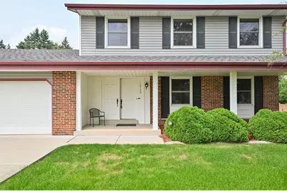 15100 W Glendale Dr, New Berlin, WI 53151 - Photo 2
