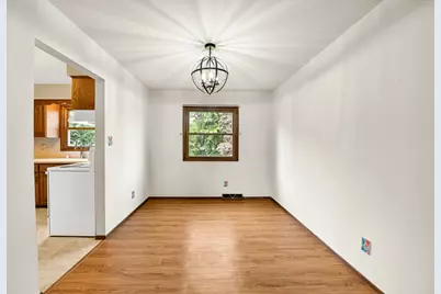 15100 W Glendale Dr, New Berlin, WI 53151 - Photo 8
