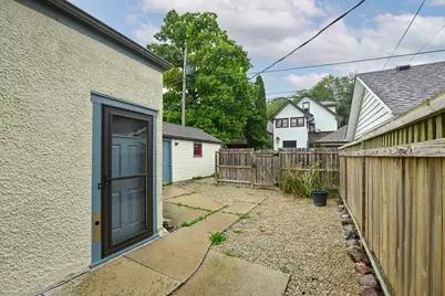 3074 S Wentworth Ave, Milwaukee, WI 53207 - Photo 32