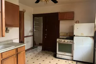 1322 W Hopkins St, Milwaukee, WI 53206 - Photo 6