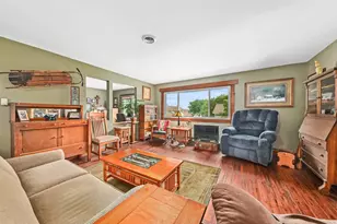 10376 W Whitnall Edge Ct, Franklin, WI 53132 - Photo 8