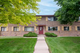 10376 W Whitnall Edge Ct, Franklin, WI 53132 - Photo 1