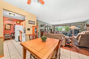10376 W Whitnall Edge Ct, Franklin, WI 53132 - Photo 4