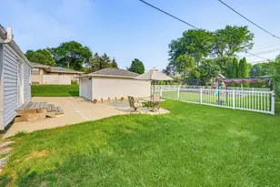 6619 Manchester Dr, Greendale, WI 53129 - Photo 26