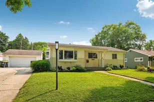 1633 Aldoro Dr, Waukesha, WI 53188 - Photo 4