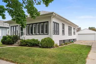 1520 Columbus St, Manitowoc, WI 54220 - Photo 1