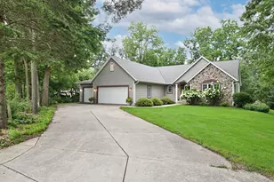 W765 Potters Cir, East Troy, WI 53120 - Photo 36