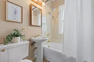 2032 N 58th St, Milwaukee, WI 53208 - Photo 8