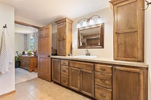 8031 S 59th St, Franklin, WI 53132 - Photo 16