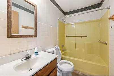6083 S 20th St, Milwaukee, WI 53221 - Photo 14