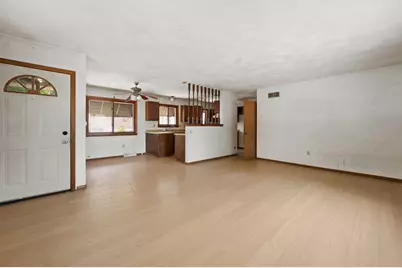 6083 S 20th St, Milwaukee, WI 53221 - Photo 4