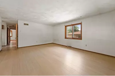 6083 S 20th St, Milwaukee, WI 53221 - Photo 2