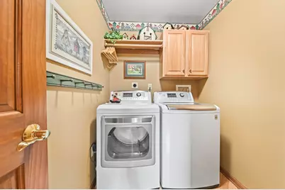 W264N2062  Deer Haven Ct #2, Pewaukee, WI 53072 - Photo 28