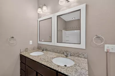 2650 N Fratney St, Milwaukee, WI 53212 - Photo 26