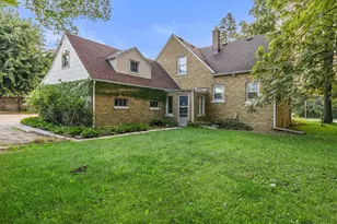 2032 30th Ave, Kenosha, WI 53144 - Photo 2