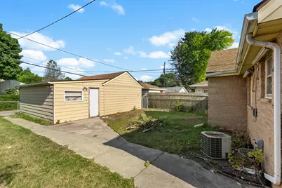 3449 N 77th St, Milwaukee, WI 53222 - Photo 24
