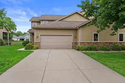 407  Century Oak Dr, Waukesha, WI 53188 - Photo 2