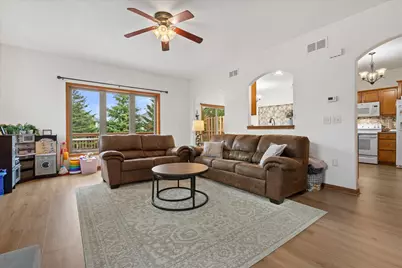 407  Century Oak Dr, Waukesha, WI 53188 - Photo 4