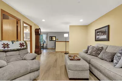 720  Timberline Trl, Hartford, WI 53027 - Photo 4