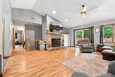 W199N11283  Rosewood Ct, Germantown, WI 53022 - Photo 6