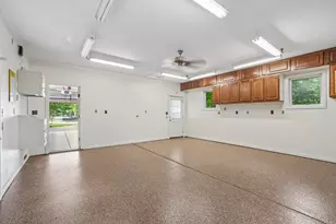 5360 S 43rd St, Greenfield, WI 53220 - Photo 32