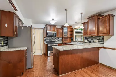 5360 S 43rd St, Greenfield, WI 53220 - Photo 4