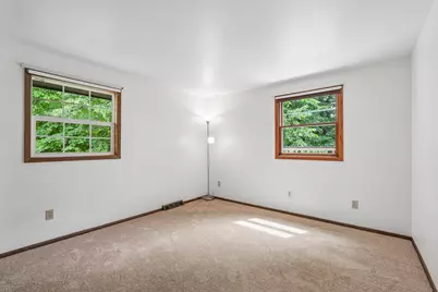 5360 S 43rd St, Greenfield, WI 53220 - Photo 26