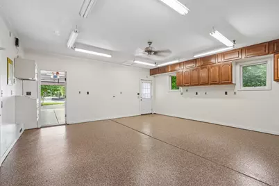 5360 S 43rd St, Greenfield, WI 53220 - Photo 32