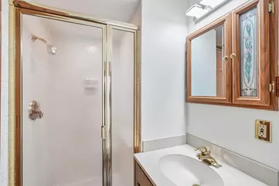 5360 S 43rd St, Greenfield, WI 53220 - Photo 14
