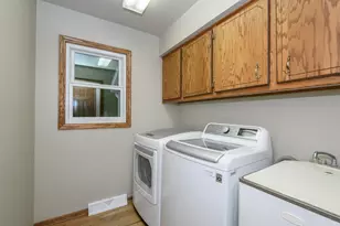 S26W31396 Cregennan Bae, Genesee, WI 53183 - Photo 34