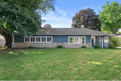 924 N Oakwood Ave, Oconomowoc, WI 53066 - Photo 32