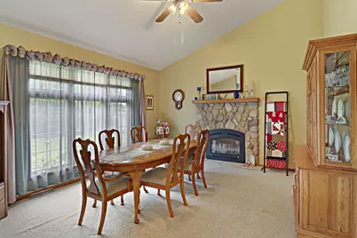 1463  Creek Side Dr, Lyons, WI 53105 - Photo 4