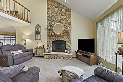 1463  Creek Side Dr, Lyons, WI 53105 - Photo 2