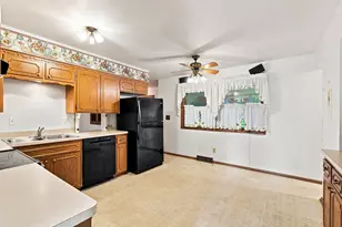 4560 Imperial Dr, Brookfield, WI 53045 - Photo 8