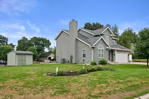 W2224 Oak Ridge Ave, East Troy, WI 53120 - Photo 4