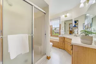 W148N10759 Crabtree Ln, Germantown, WI 53022 - Photo 32